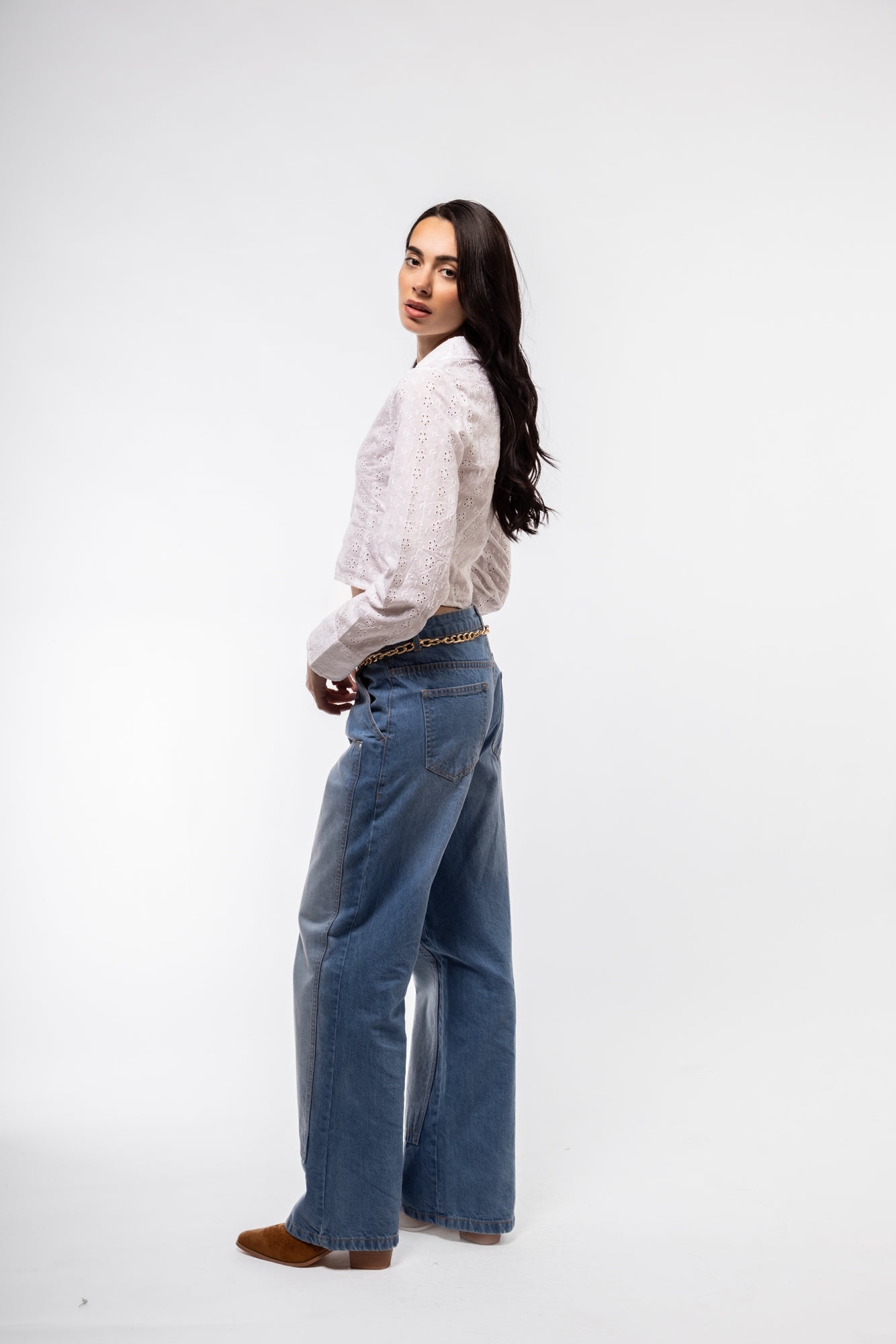 Long-sleeve cropped blouse in broderie cotton – side angle