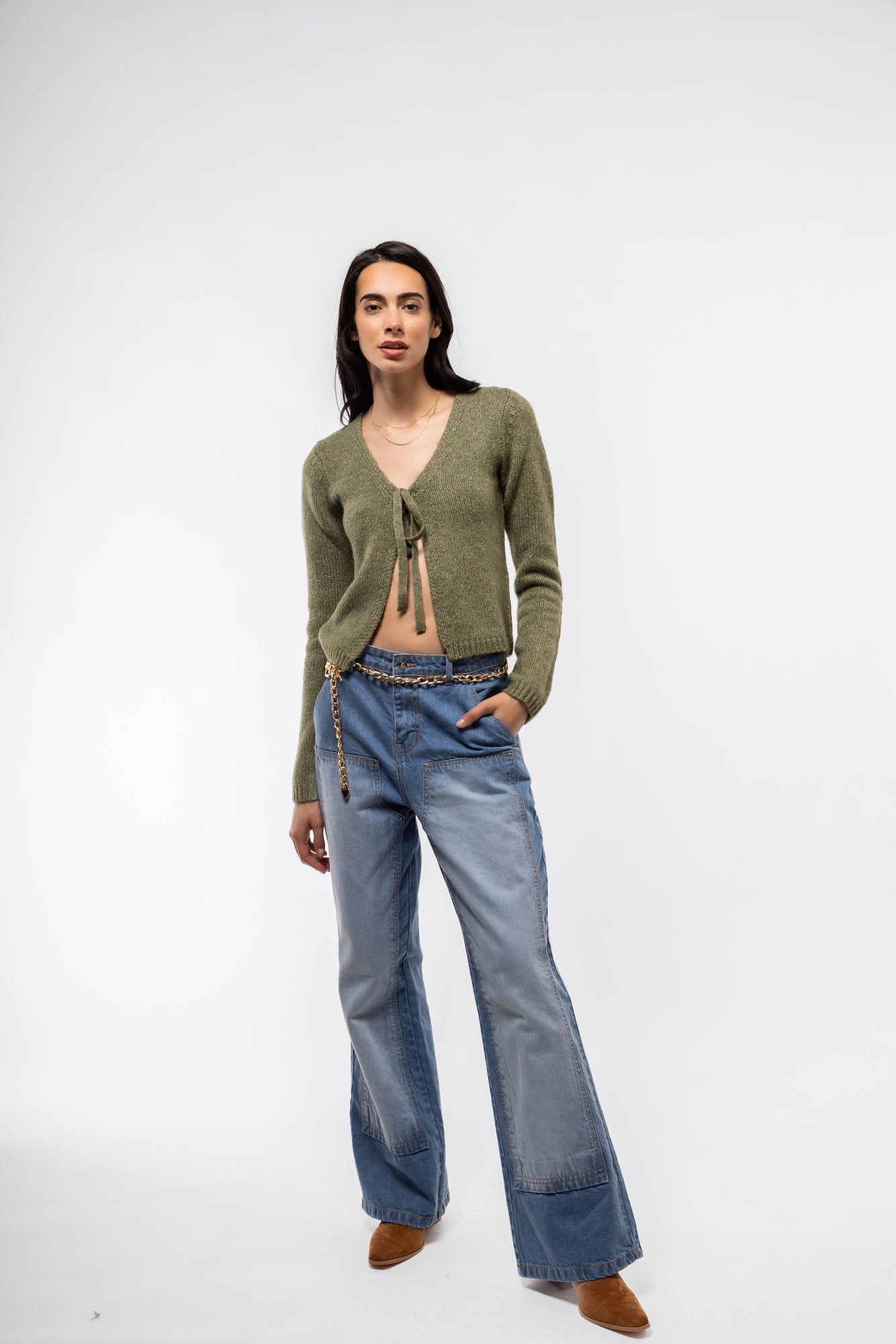 Olive green cardigan with front tie closure – soft knitwear