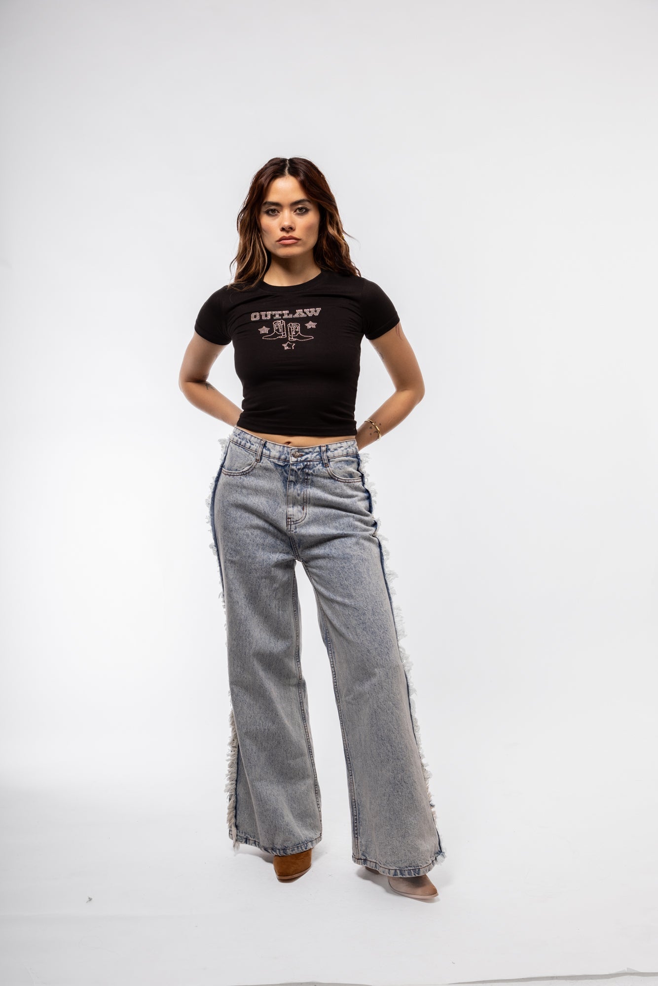 OUTLAW COWBOY BOOTS TEE SILKROAD DAUGHTERS