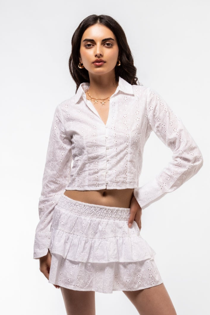 White eyelet embroidered cropped shirt – LONG sleeve front look