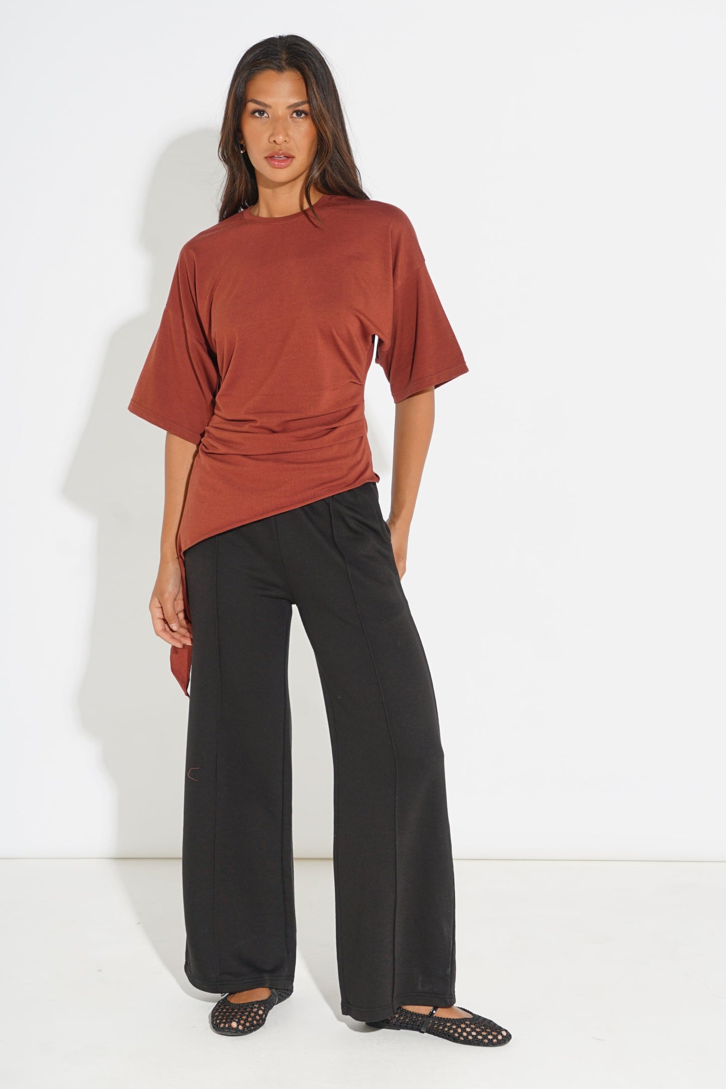 RUCHED TIE-SIDE ASYMMETRIC T-SHIRT SILKROAD DAUGHTERS